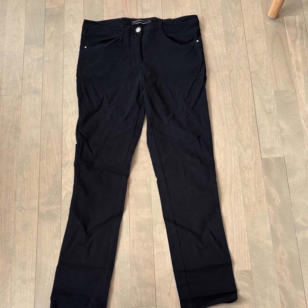 Black Straight-Leg Women's Jeans — Classic Everyday Fit